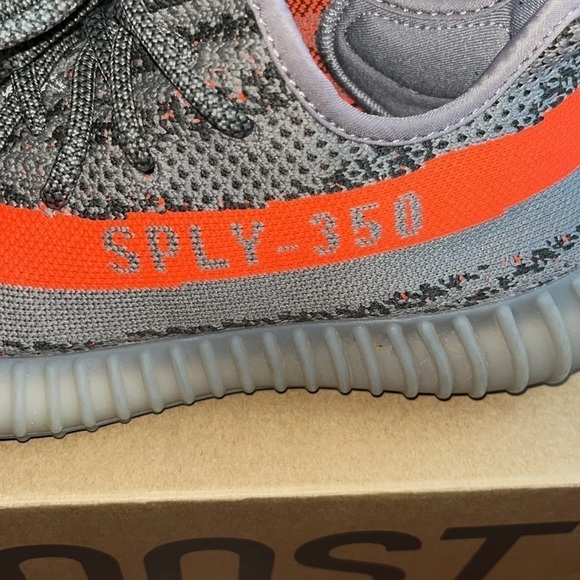 adidas men’s Yeezy Boost 350 V2 Beluga reflective Youth or men’s Size 6 - Picture 3 of 16